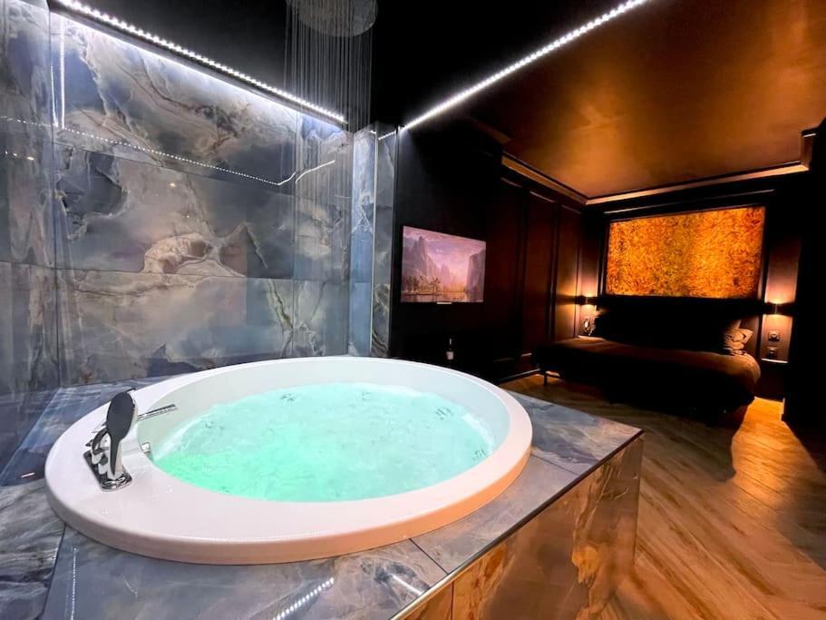 Myinsolite-L'Onyx Vauvert Bagian luar foto